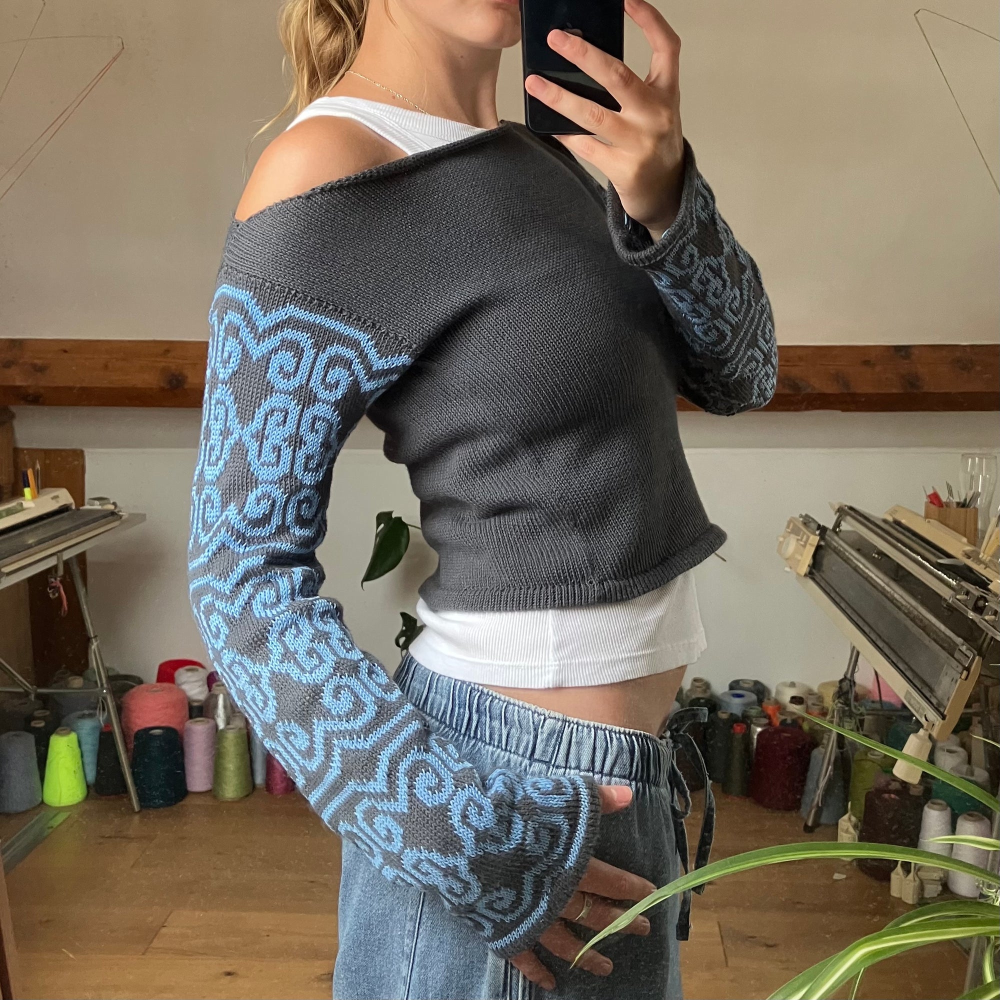 SWIRL LONG SLEEVE